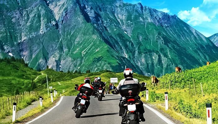 Motorcycle Riders Find Best Routes!
