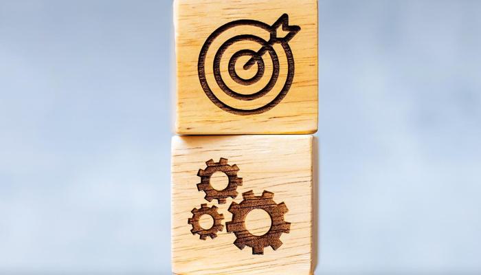 8 Steps Help You Conquer Career Crossroads