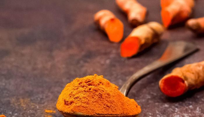 Turmeric Gives Skin a Golden Glow: 8 Secrets