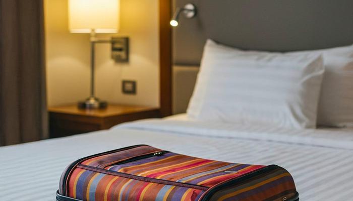 Find Affordable Stays: 8 Savvy Options