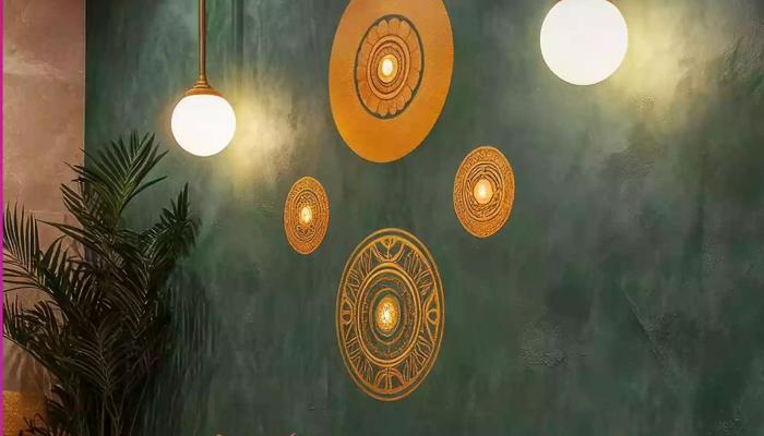 Kerala Murals Inspire Cozy, Chic Decor