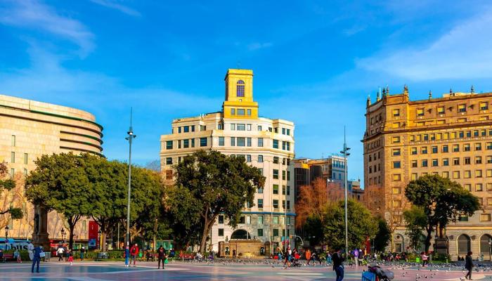 Adjusting to New Cultures: A Traveler's Guide