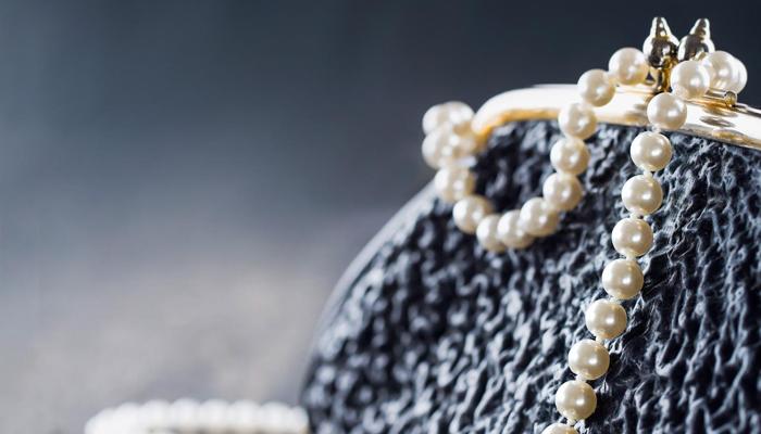Perfect Your Outfit with Jewelry: Expert Tips