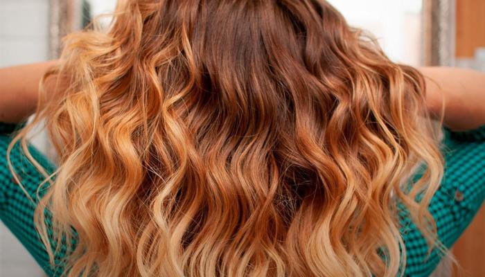 Style Your Hair to Enhance Your Outfit