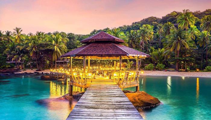 Travel Sustainably: 10 Eco-Friendly Tips