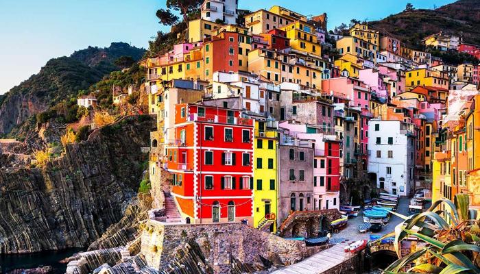 Travel Cheaply: Ten Tips For Affordable Trips